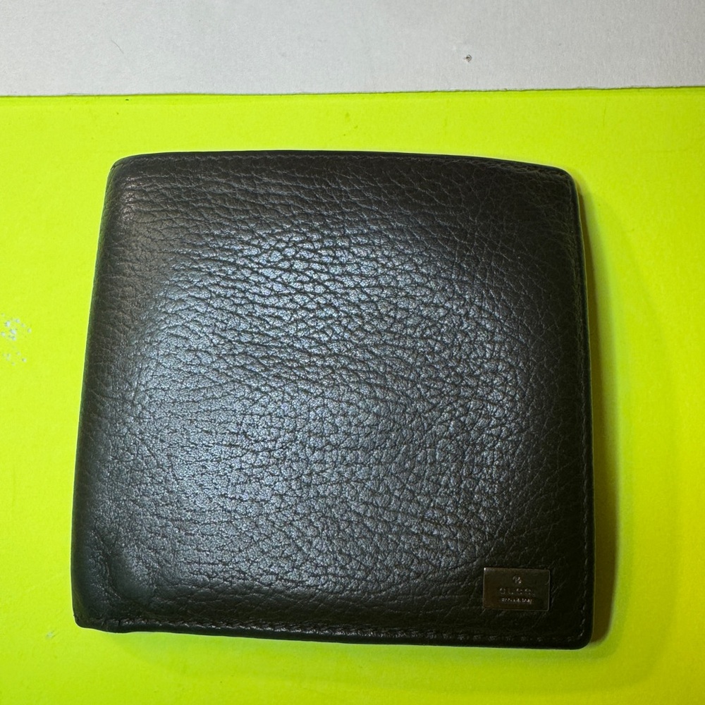 Gucci Classic Black Sofa Leather Men's Bifold Wallet in good condition - Picture 15 of 15